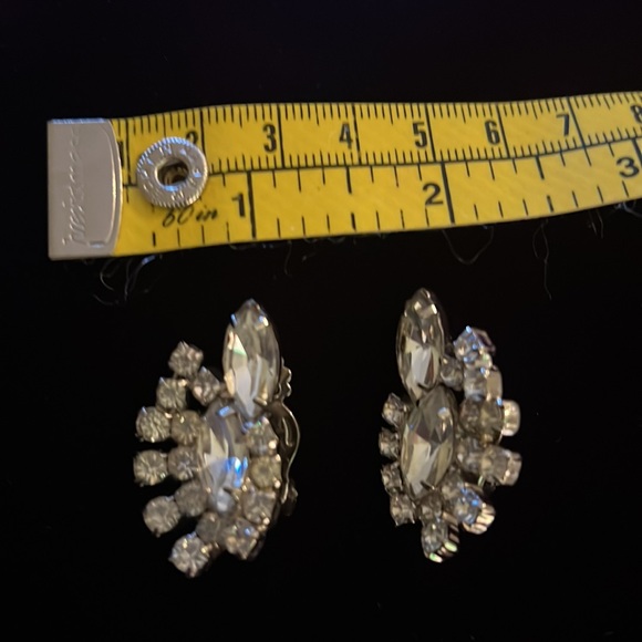 Rhinestone Earrings Antique Clip on - Picture 5 of 5